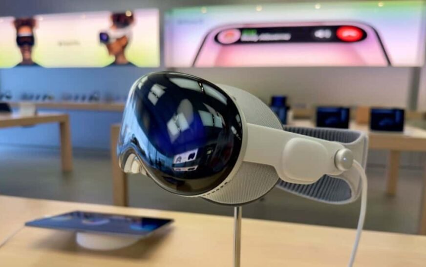 Apple arrête le développement de Vision Pro 2 au profit d’un modèle plus abordable