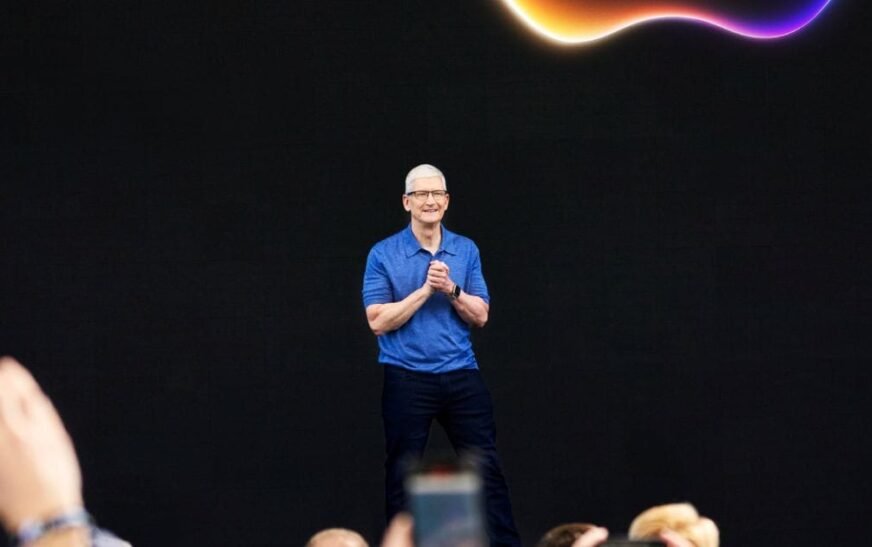 Tim Cook perd face au PDG de Microsoft et à 4 autres personnes en tant que personne la plus puissante du monde des affaires