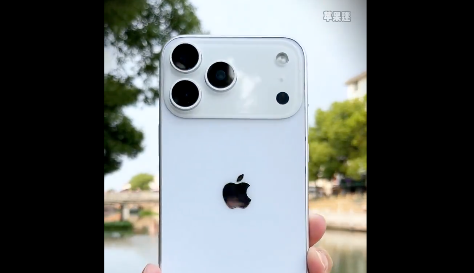 Une nouvelle vidéo révèle un iPhone 17 plus épais