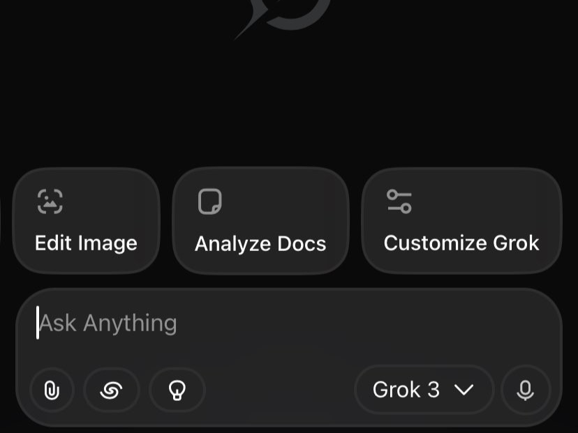 L'application Grok iOS montre maintenant le sélecteur de modèle sur la barre de texte