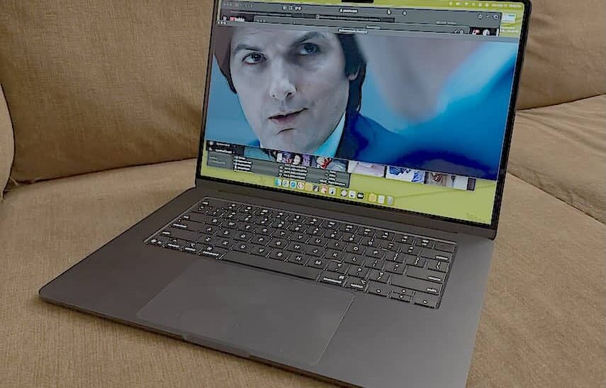 Pourquoi y a-t-il une ligne noire sur mon écran MacBook?